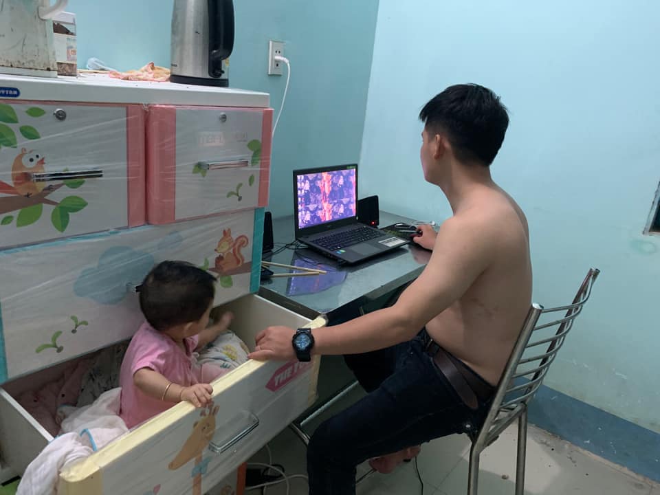 Khác biệt giữa việc chăm sóc con của bố và mẹ